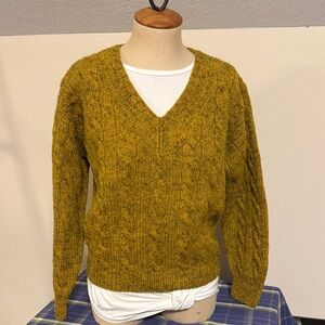 Cable knit wool sweater Heathered gold size Medium
